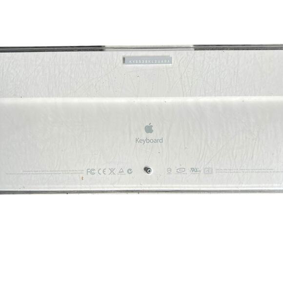 Apple Computer Keyboard Model A1048 Wired White Vintage Full Size - Picture 8 of 11